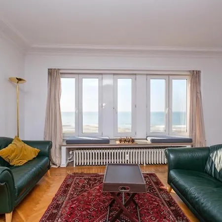 Lecomte - Helvetia 121 Apartment